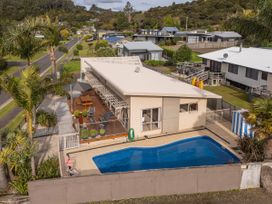 Family Tides Retreat - Whangapoua Holiday Home -  - 1184087 - thumbnail photo 3