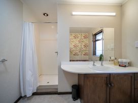 Matai by the Lake - Te Anau -  - 1184088 - thumbnail photo 19