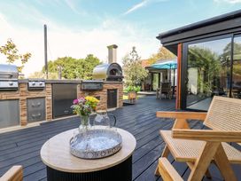 6 bedroom Cottage for rent in Bicester