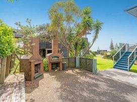 The Tui’s View - Onemana Holiday Home -  - 1190438 - thumbnail photo 3