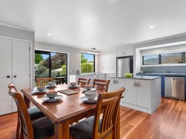 Scannell Grove - Lake Taupo Holiday Home -  - 1191718 - thumbnail photo 8