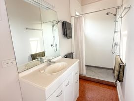 Tranquil Waterfront Getaway - Point Wells -  - 1191859 - thumbnail photo 15