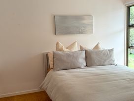 Tranquil Waterfront Getaway - Point Wells -  - 1191859 - thumbnail photo 17