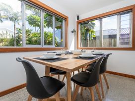 Summer Palms - Tairua Holiday Home -  - 1192095 - thumbnail photo 7