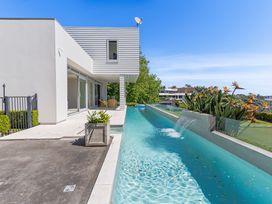 Azure Edge - Auckland Holiday Home -  - 1192097 - thumbnail photo 3