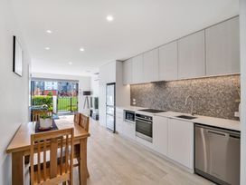 Cityscape Haven - Christchurch Holiday Apartment -  - 1192164 - thumbnail photo 7