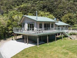A house with a deck and garden at Picton in Picton
