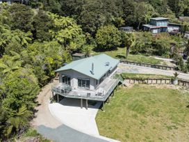 A house with deck and garden at Picton in Picton