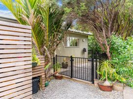 Treetop Break - Waipu Cove Holiday Home -  - 1193173 - thumbnail photo 21