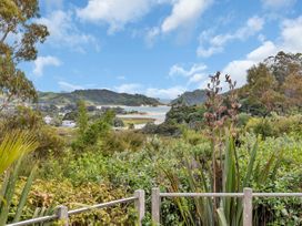 Harbour Fern Retreat - Matapouri Holiday Home -  - 1193582 - thumbnail photo 2