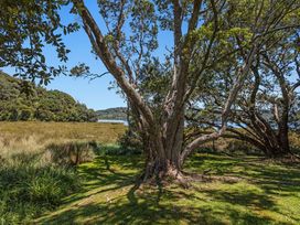 Hihi O Te Ra - Waterfront Waiotahe Holiday Home -  - 1193777 - thumbnail photo 7