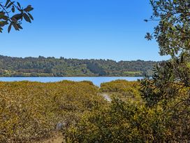 Hihi O Te Ra - Waterfront Waiotahe Holiday Home -  - 1193777 - thumbnail photo 8