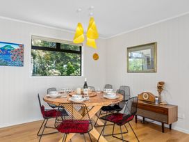 Hihi O Te Ra - Waterfront Waiotahe Holiday Home -  - 1193777 - thumbnail photo 11