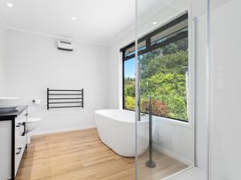 Hihi O Te Ra - Waterfront Waiotahe Holiday Home -  - 1193777 - thumbnail photo 16