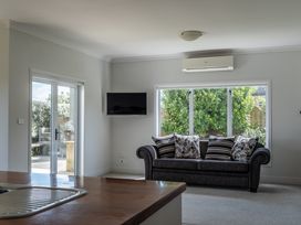 Sunlit Shores - Papamoa Holiday Homes -  - 1193850 - thumbnail photo 7