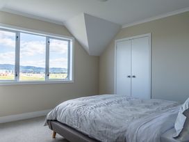 Sunlit Shores - Papamoa Holiday Homes -  - 1193850 - thumbnail photo 16