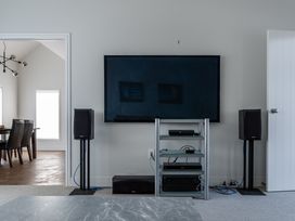 Sunlit Shores - Papamoa Holiday Homes -  - 1193850 - thumbnail photo 5