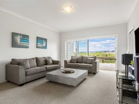 Sunlit Shores - Papamoa Holiday Homes -  - 1193850 - thumbnail photo 11