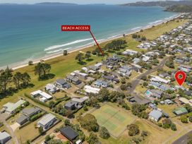 Golden Sands Retreat - Matarangi Holiday Home -  - 1193914 - thumbnail photo 1