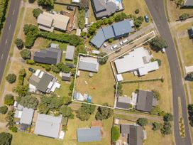 Golden Sands Retreat - Matarangi Holiday Home -  - 1193914 - thumbnail photo 23