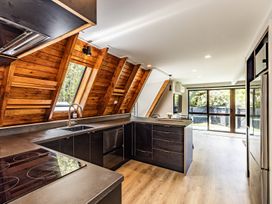 Peaks and Pines Chalet - Ohakune Holiday Home -  - 1193915 - thumbnail photo 10