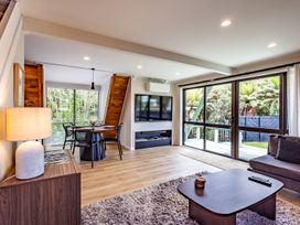 Peaks and Pines Chalet - Ohakune Holiday Home -  - 1193915 - thumbnail photo 5