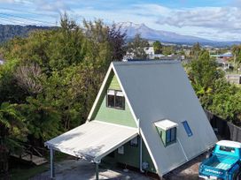 Peaks and Pines Chalet - Ohakune Holiday Home -  - 1193915 - thumbnail photo 19