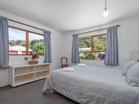 Ocean Whispers - Whitianga Holiday Home -  - 1194137 - thumbnail photo 17