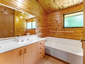 Kereru View - Lake Taupo Holiday Home -  - 1194312 - thumbnail photo 15