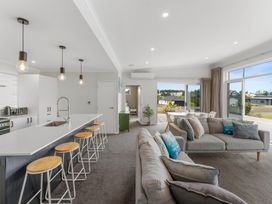 Parekaawa Playhouse - Motuoapa Holiday Home -  - 1195425 - thumbnail photo 3