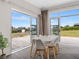 Parekaawa Playhouse - Motuoapa Holiday Home -  - 1195425 - thumbnail photo 9