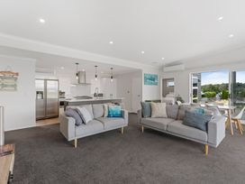 Parekaawa Playhouse - Motuoapa Holiday Home -  - 1195425 - thumbnail photo 6