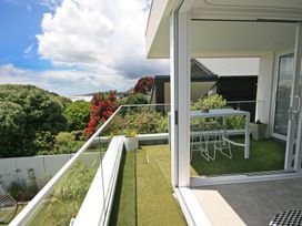 Shoreline Vista - New Plymouth Holiday Home -  - 1195426 - thumbnail photo 22