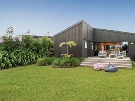 Sun House - Matarangi Holiday Home -  - 1196216 - thumbnail photo 1