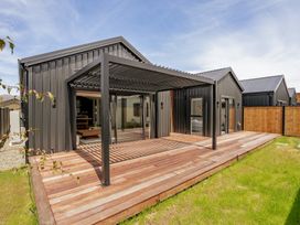 Sunrise on Vintage - Cromwell Holiday Home -  - 1196591 - thumbnail photo 1