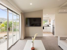 Newcastle Nook - Clyde Holiday Home -  - 1196668 - thumbnail photo 6