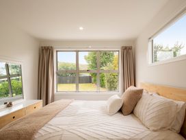 Newcastle Nook - Clyde Holiday Home -  - 1196668 - thumbnail photo 13