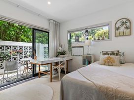 The Bridge Bird Sanctuary - Auckland Holiday Home -  - 1197164 - thumbnail photo 15