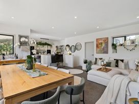 The Bridge Bird Sanctuary - Auckland Holiday Home -  - 1197164 - thumbnail photo 7