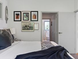 The Bridge Bird Sanctuary - Auckland Holiday Home -  - 1197164 - thumbnail photo 20