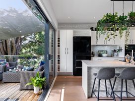 The Bridge Bird Sanctuary - Auckland Holiday Home -  - 1197164 - thumbnail photo 4