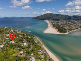 Panoramic Views on Paku - Tairua Family Retreat -  - 1197391 - thumbnail photo 5