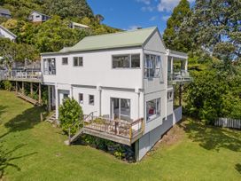 Panoramic Views on Paku - Tairua Family Retreat -  - 1197391 - thumbnail photo 39