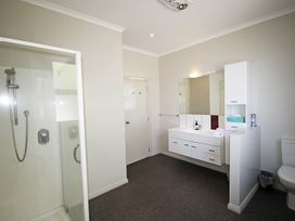 Relax on Richmond - Taranaki Holiday Home -  - 1197574 - thumbnail photo 21