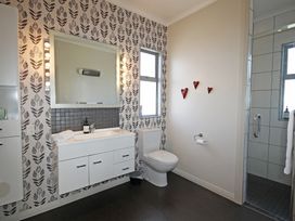 Relax on Richmond - Taranaki Holiday Home -  - 1197574 - thumbnail photo 13