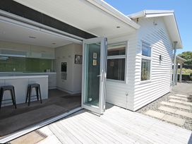 Relax on Richmond - Taranaki Holiday Home -  - 1197574 - thumbnail photo 6