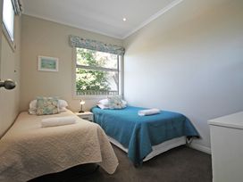 Relax on Richmond - Taranaki Holiday Home -  - 1197574 - thumbnail photo 10