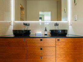 Riverlight Haven - Lake Taupo Holiday Home -  - 1197680 - thumbnail photo 30