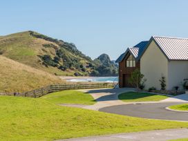 Sunhaven Pocket - Opito Bay Holiday Home -  - 1199923 - thumbnail photo 25