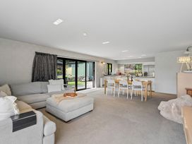 Alpine Escape - Wanaka Holiday Home -  - 1200423 - thumbnail photo 10